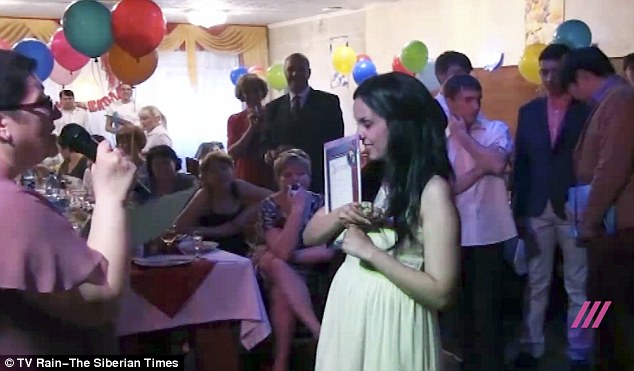 2ed8ff1900000578-3336062-image-a-23_1448616391257