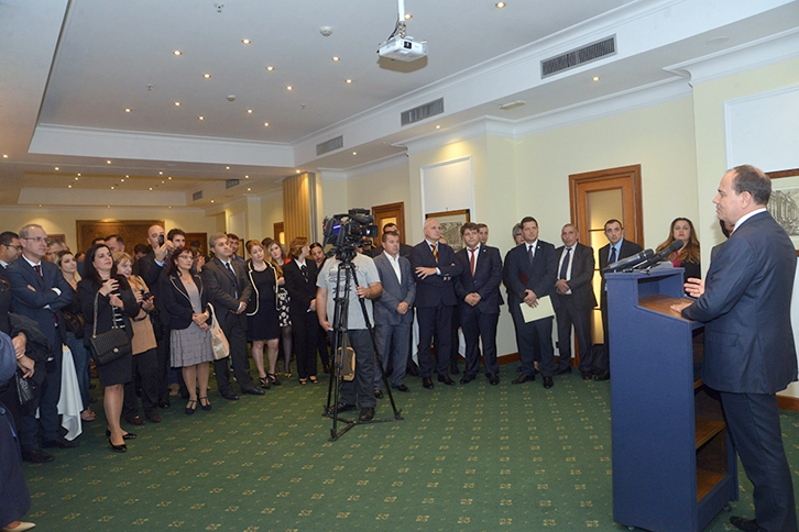 bujar nishani, shqiptaret itali