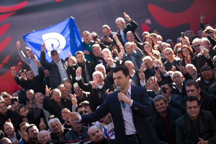 lulzim basha, bashkebisedim cadra e protestes