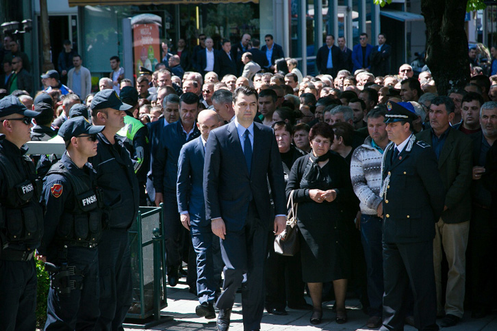 lulzim basha, homazhe aran cuku1