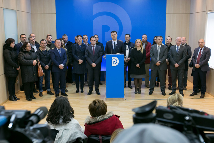 lulzim basha, strukturat pd durres