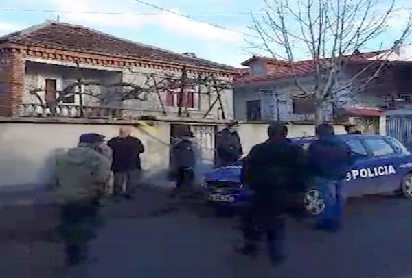 naim toshi, shtepia e krimit_copy_1