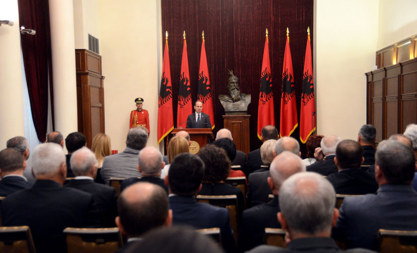 presidenti gjate ceremonise sadi