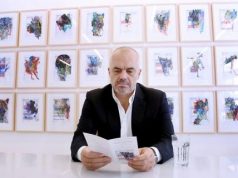 Piktori Edi Rama i bën apel Gjykatës Kushtetuese nga ekspozita e tij në New York