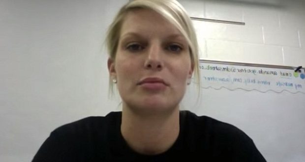 Shokon mësuesja e martuar: Po, e kam bërë me nxënësin disa herë!