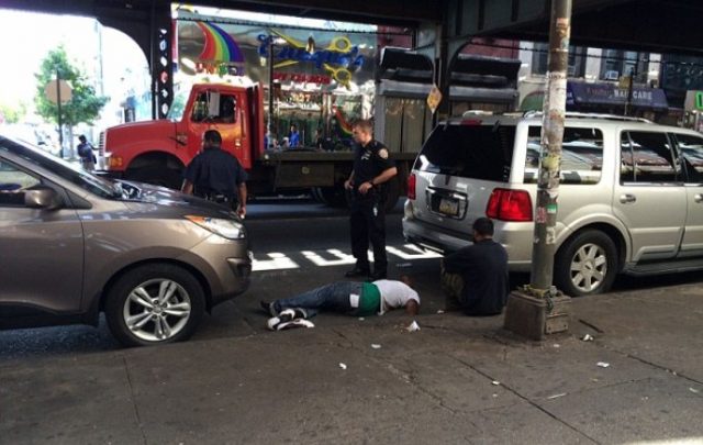 FOTO/ Dhjetra persona gjenden pa ndjenja rrugëve të New York-ut, kishin pirë drogë