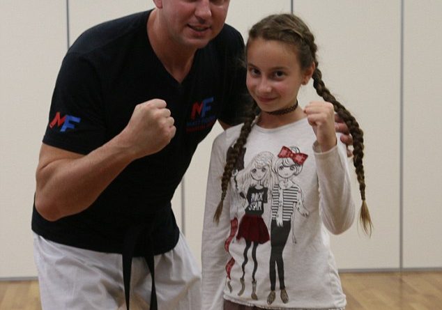 394a19c800000578_3831303_with_the_help_of_11_year_old_melissa_martial_arts_teacher_matt_f_a_1_1476175098833_634x445_35125.jpg