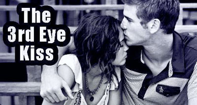 3rd_eye_kiss_12084.jpg