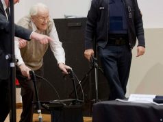 Në gjyq “kontabilisti i Auschwitzit”, 93-vjeçari akuzohet për vrasjen e 300 mijë hebrenjve në dy muaj