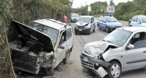 Tiranë, përplasen dy automjete te stadiumi “Dinamo”, plagoset një grua shtatzënë