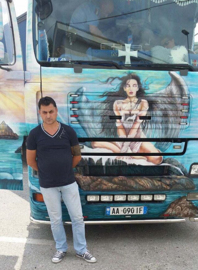 DETAJE/ Zbulohen mënyrat e fshehjes së drogës gjatë transportit nga biznesmenët e ndërtimit