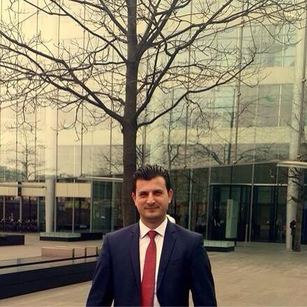 Drejtori i LSI, ministri Blendi Klosi po shkel ligjin