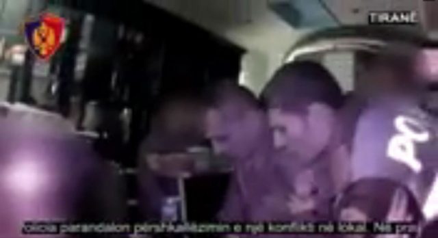 VIDEO & EMRI/ Kërcënoi kamerieren me pistoletë, arrestohet shkodrani në Tiranë