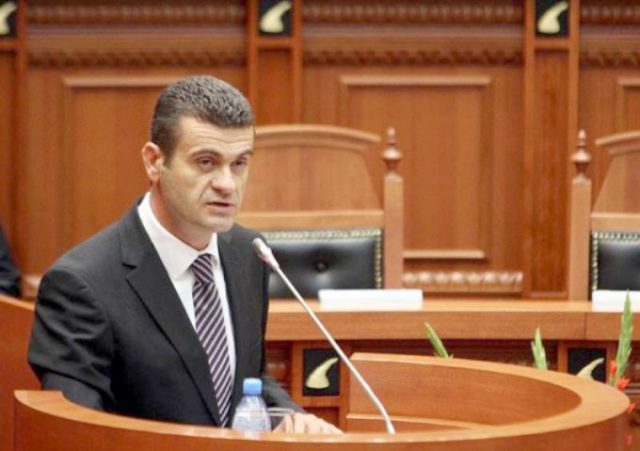 astrit_patozi_fjalim_parlament_3690.jpg