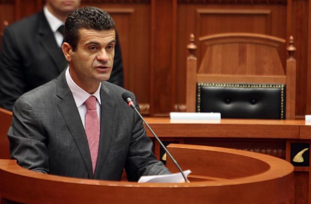 astrit_patozi_parlament_23245.jpg