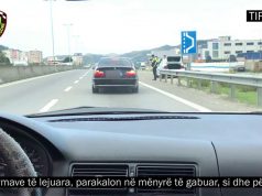 VIDEO/ Shpejtësi e çmendur dhe parakalim i gabuar në autostradën Tiranë – Durrës