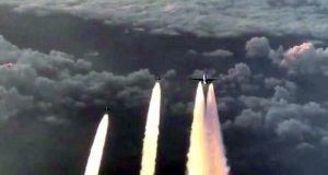 VIDEO/ Gjermani, piloti nuk përgjigjet, dy avionë ushtarakë i vihen nga pas