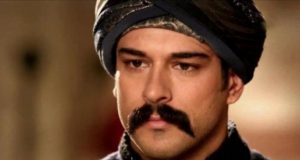 “Bali Beu” në Aeroportin e Prishtinës: Jam i lumtur që ndodhem në Serbi