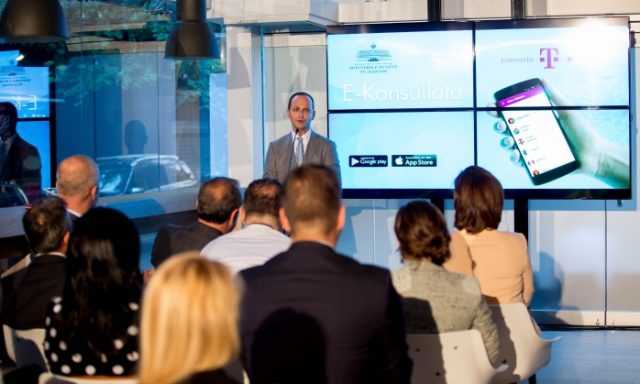 E-Konsullata të mashtron, aplikacioni i Ministrisë së Jashtme me informacione të pasakta