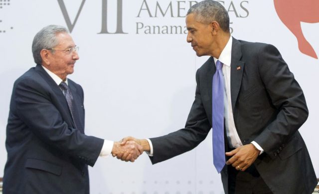 barack_obama_raul_castro_1_995.jpg