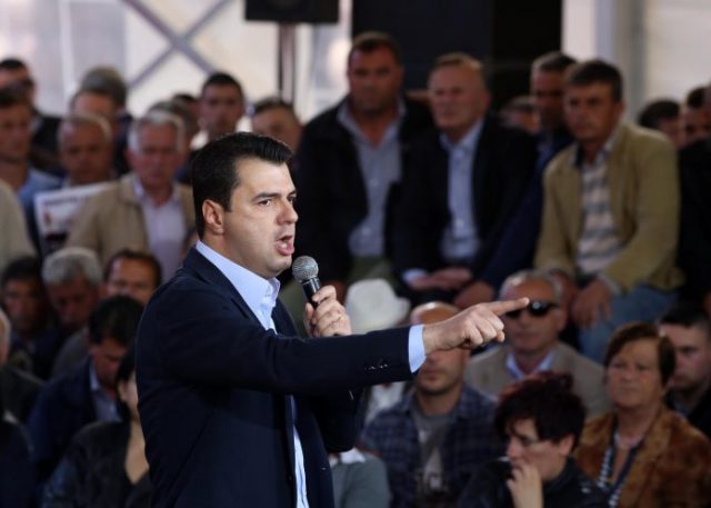 Lulzim Basha akuzon: Me 500 mijë euro bletë një opozitë për zgjedhje