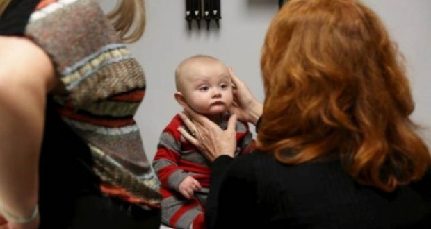 Bebja e porsalindur e varur nga droga