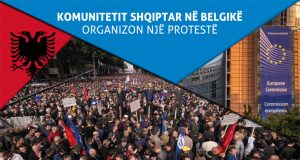 FOTO/ Bruksel, shqiptarët protestë mbështetëse për opozitën përballë zyrave të KE-së