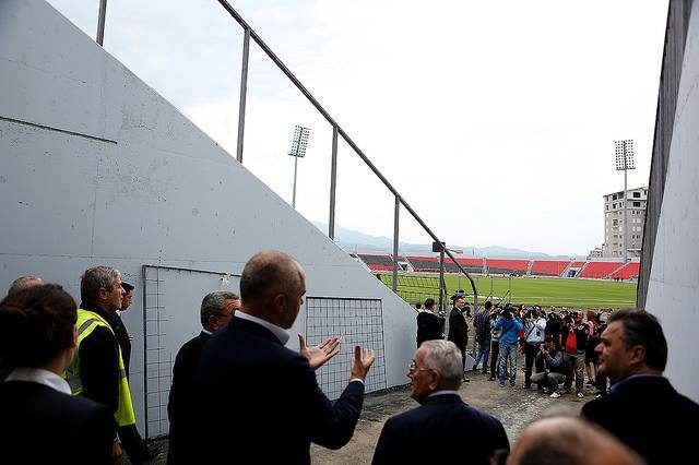 ben_bluhsi_dhe_edin_rama_ne_hyrje_te_stadiumit_19753.jpg