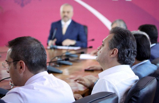 ben_blushi_edi_rama_mbledhje_grupi_ps_1754.jpg