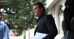 AVOKATJA HICKA/Qeveria nis sulmin ndaj Ben Blushit, gjurmon firmat kur Blushi ishte ministër