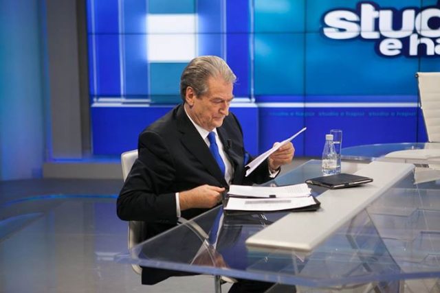 Rritja e taksave për profesionet e lira, cfarë shikon Berisha pas saj