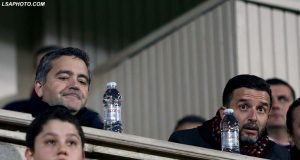 THIRRJA NË KOR/ Tifozët e Tiranës “ia zbrazin inatin” e humbjes Erjon Braçes…