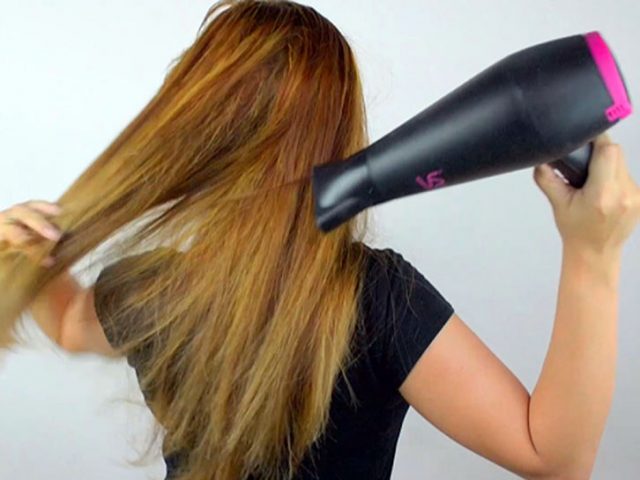 blow_dry_hair_step_7_version_2_23513.jpg