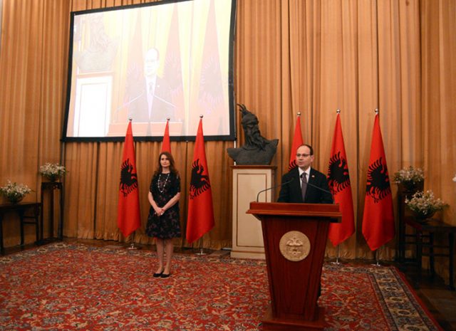 Nishani pritje për festën e Pavarësisë: Të përshpejtojmë afrimin me Europën