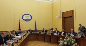 Braçe deputetëve: Buçe, këlysh e qen. Byroja nuk merr asnjë masë, kërkon kohë për verifikim