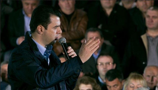 “Hapni sytë! Xhafaj ministër, akt lufte”