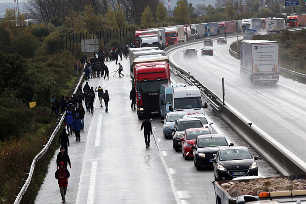 calais_migrants_3492090b_12591.jpg