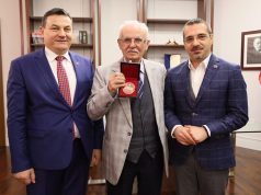 Saimir Tahiri dekoroi xhelatët e diktaturës