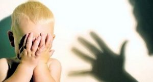 Sarandë, abuzuan me mbesën autike, gjyshja denoncon në polici