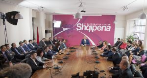 Zgjedhjet lokale, Edi Rama takime me deputetët, zyrtarizohen kandidatët socialistë për disa qarqe