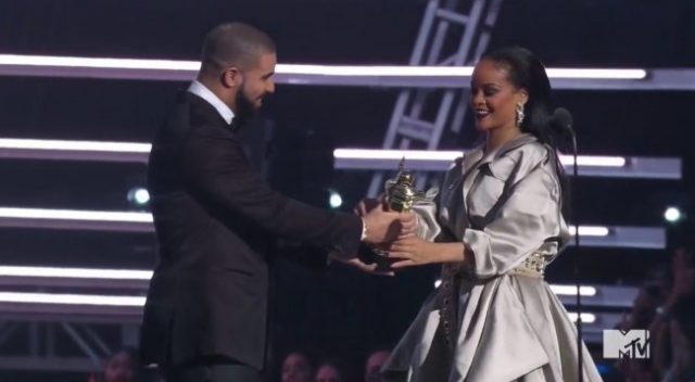 drake_rihanna_650x358_32526.jpg