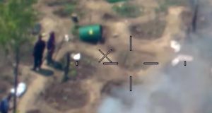 EKSKLUZIVE – SKANDAL/ Helikopteri i rrëzuar sot bënte punën e policisë, “kërkonte” parcelat e mbjella me kanabis