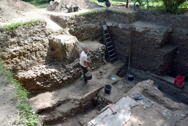 Durrës, bashkia shpërfill vendimin e gjykatës për “Velierën”