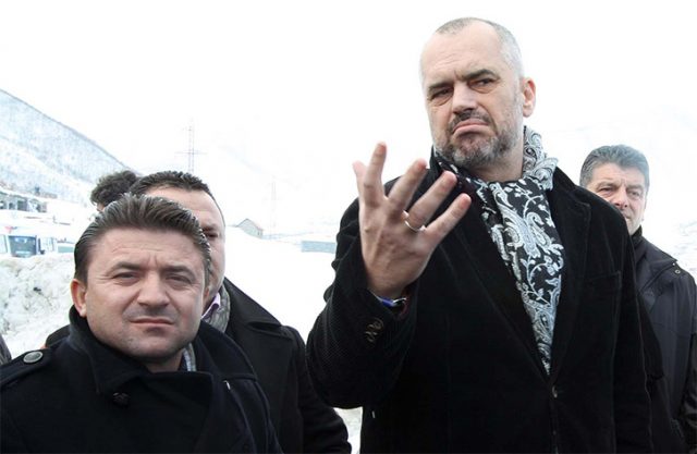 edi_rama_elvis_roshi_25520.jpg