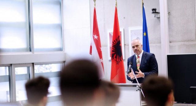 edi_rama_fjalim_kolegj_belgjike_17725.jpg