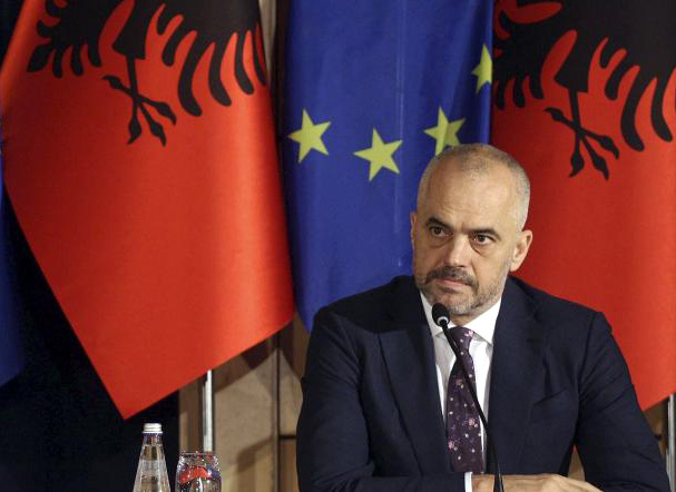 edi_rama_flags_albania_be_37832.jpg