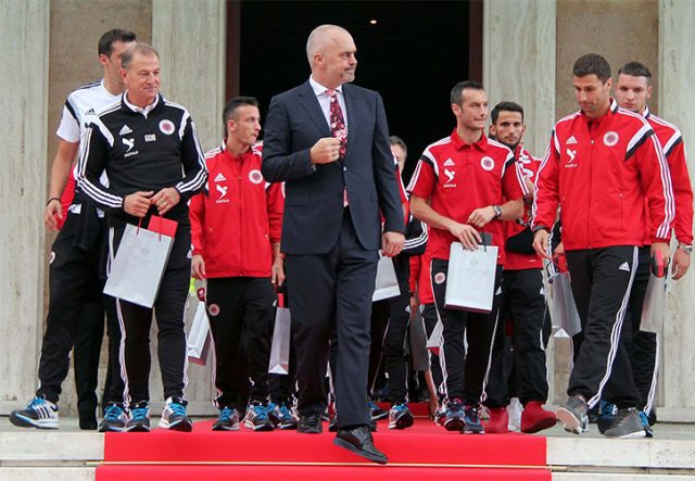 edi_rama_me_ekipin_kombetar_28474.jpg
