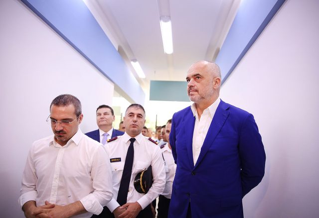 edi_rama_me_police_dhe_saimirin_31040.jpg