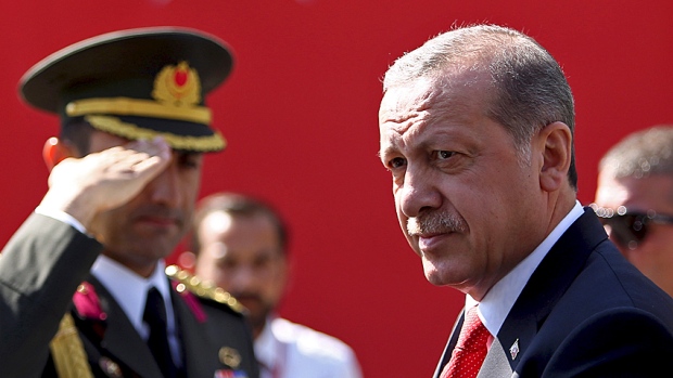 Erdogan dëmshpërblen familjarët e viktimave të puçit