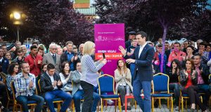 Qytetari pyet Erion Veliajn për shpenzimet e dasmës, kandidati PS-së përgjigjet për fiqtë që ka shitur